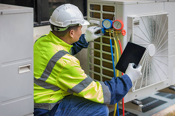 Professional Hvac technician working in Spring Valley, IL